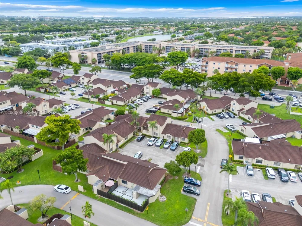 6552 NW 172nd Ln Hialeah, FL 33015
