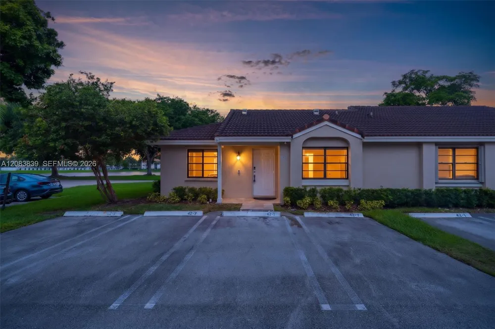 6552 NW 172nd Ln Hialeah, FL 33015