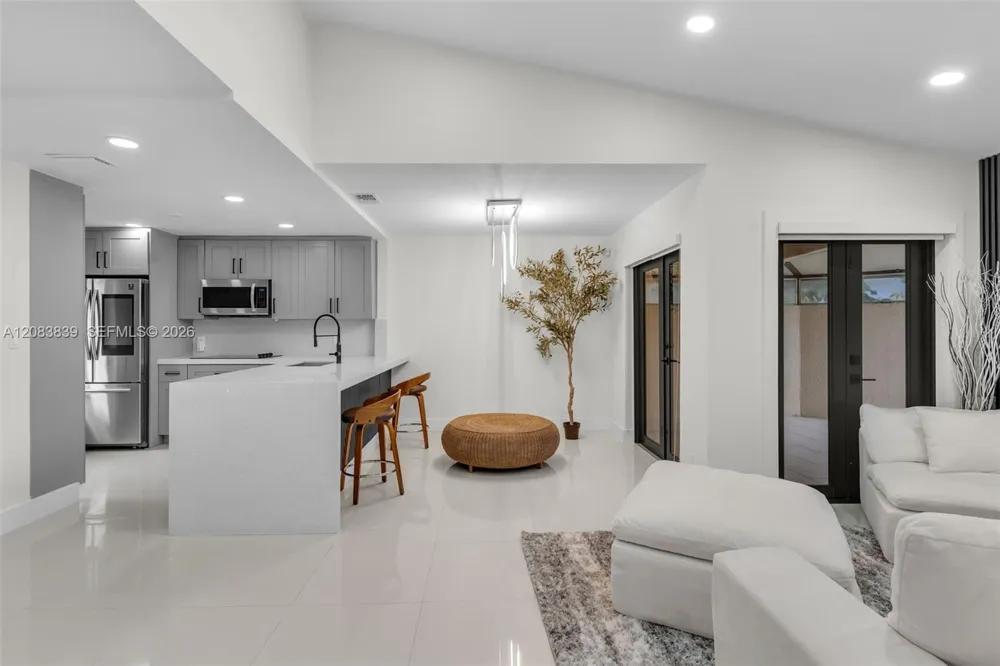 6552 NW 172nd Ln Hialeah, FL 33015