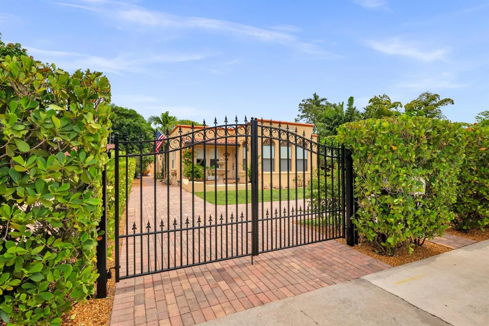 319 Plymouth Road West Palm Beach, FL 33405
