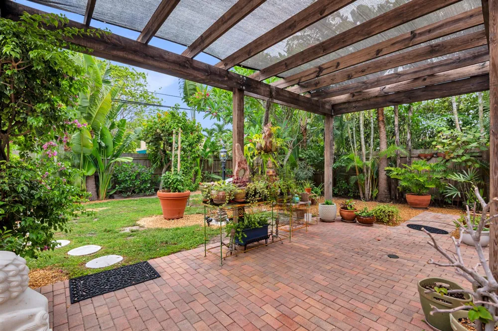 319 Plymouth Road West Palm Beach, FL 33405