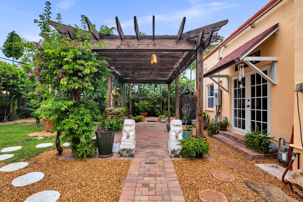 319 Plymouth Road West Palm Beach, FL 33405