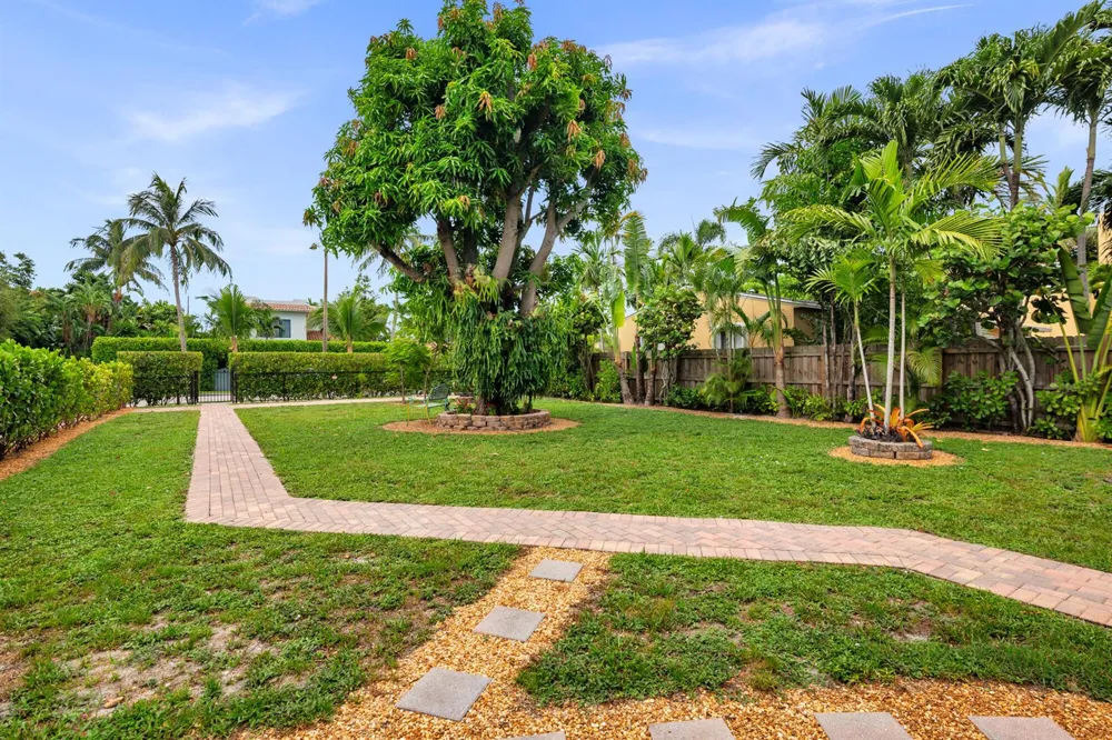 319 Plymouth Road West Palm Beach, FL 33405