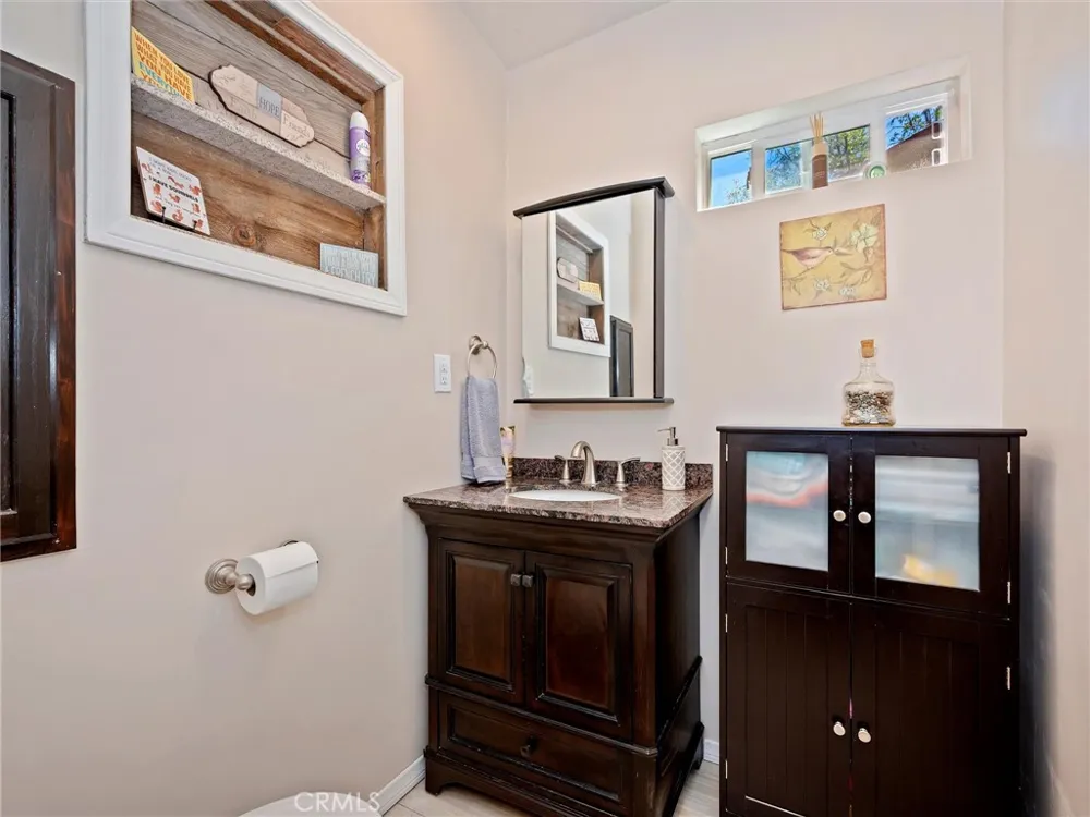 327 Wabash Sugarloaf, CA 92386