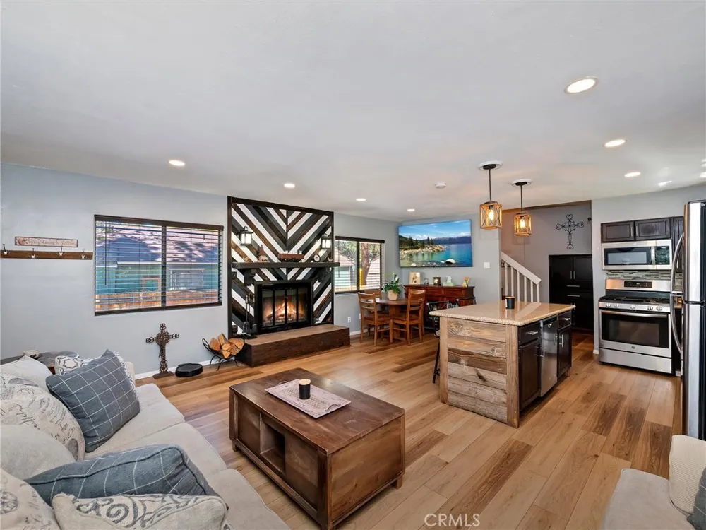 327 Wabash Sugarloaf, CA 92386