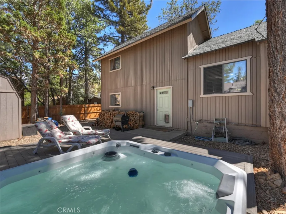 327 Wabash Sugarloaf, CA 92386