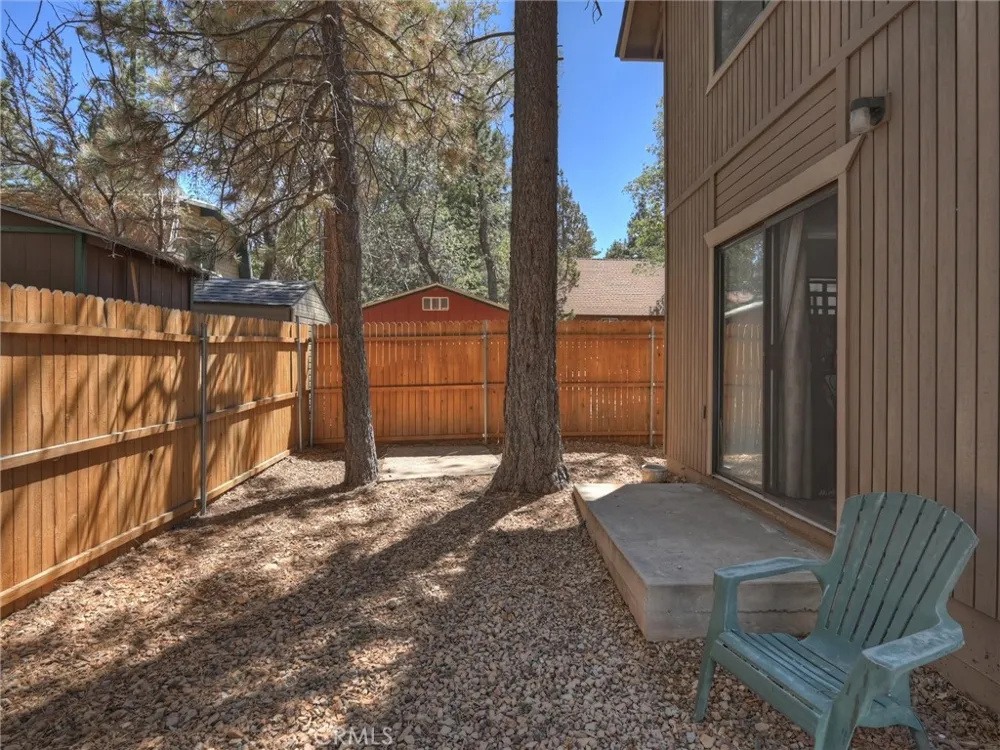 327 Wabash Sugarloaf, CA 92386