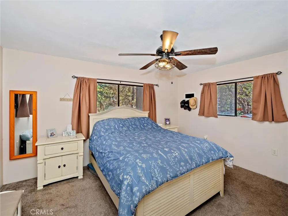 327 Wabash Sugarloaf, CA 92386
