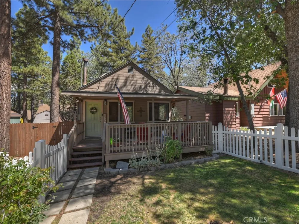 327 Wabash Sugarloaf, CA 92386