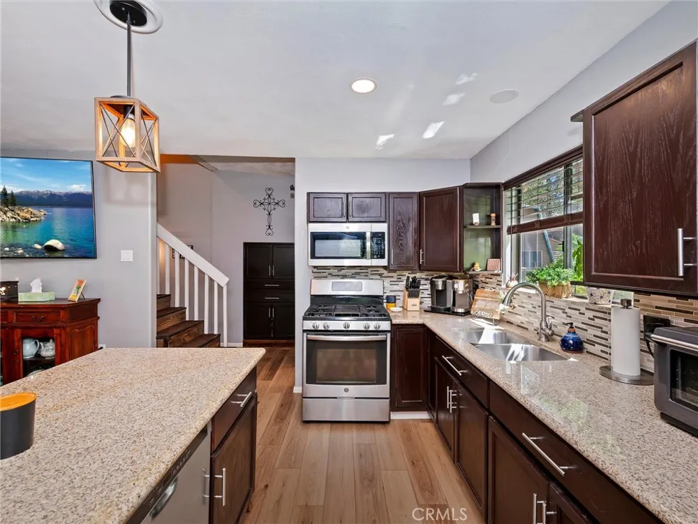 327 Wabash Sugarloaf, CA 92386