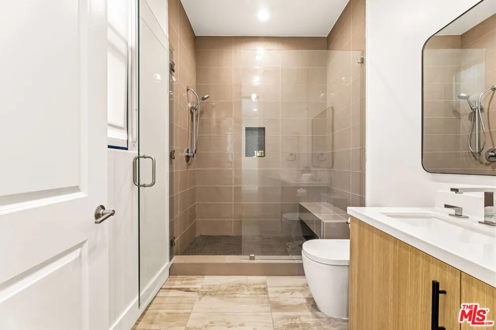5017 Hesperia Avenue Encino, CA 91316