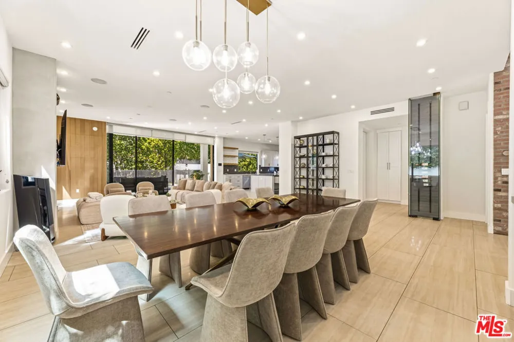 5017 Hesperia Avenue Encino, CA 91316