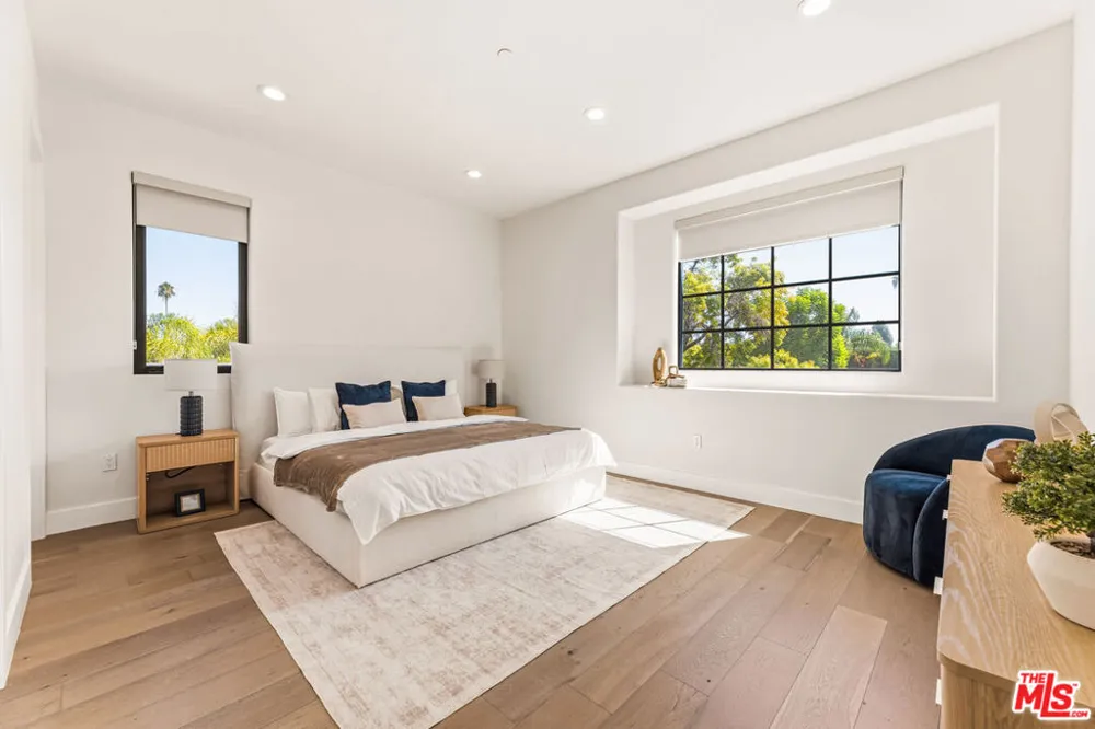5017 Hesperia Avenue Encino, CA 91316
