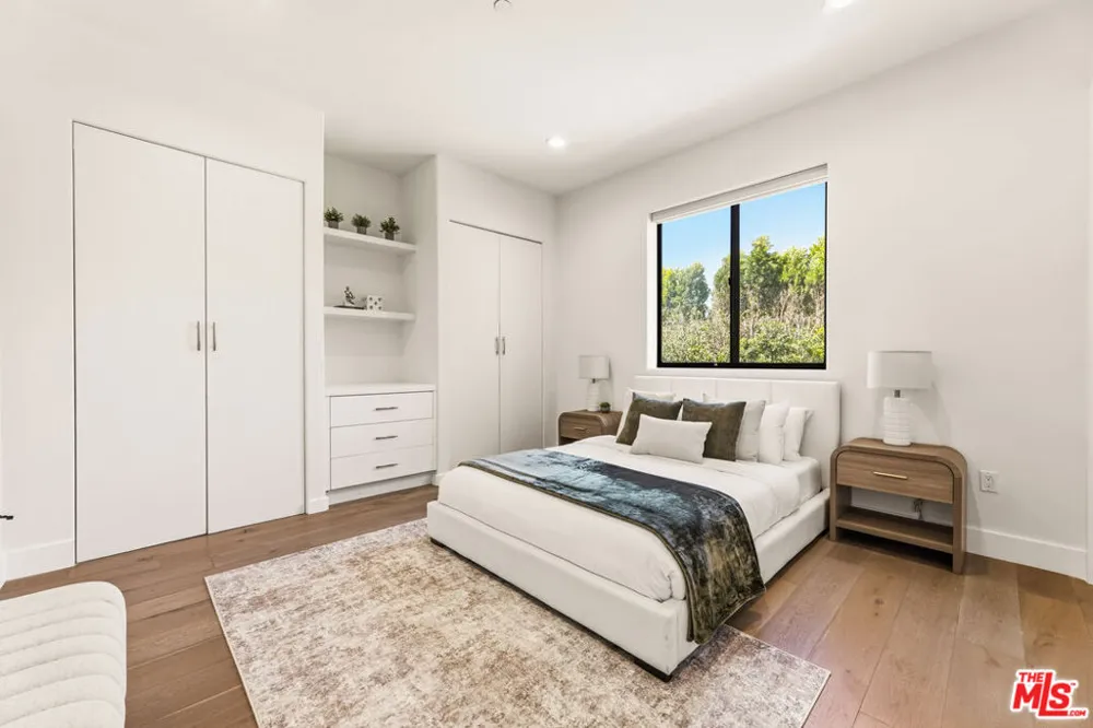 5017 Hesperia Avenue Encino, CA 91316