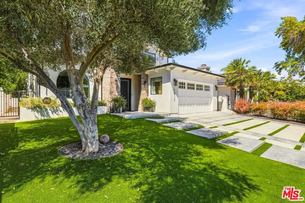 5017 Hesperia Avenue Encino, CA 91316