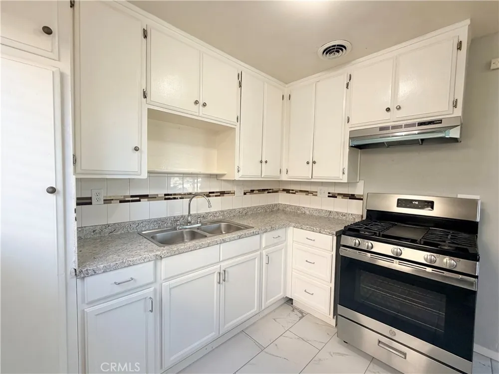 1548 11th Avenue #B Ontario, CA 91764