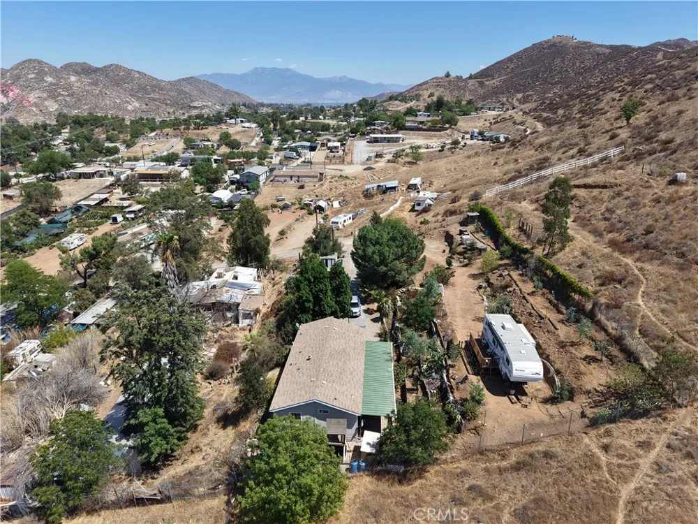 26465 Monroe Lane Homeland, CA 92548
