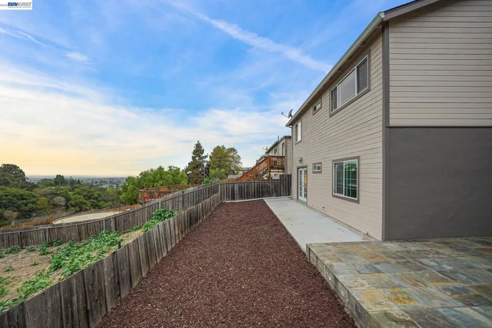 1260 Highland Blvd Hayward, CA 94542