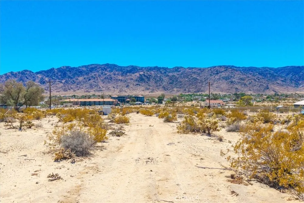 72531 Nicolson Drive 29 Palms, CA 92277
