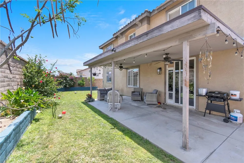 6229 Eaglemont Fontana, CA 92336
