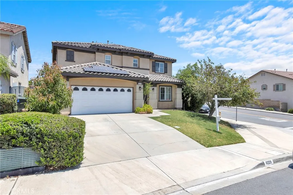6229 Eaglemont Fontana, CA 92336