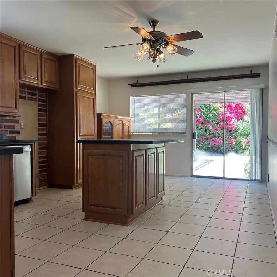 23391 Via Ronda Mission Viejo, CA 92691