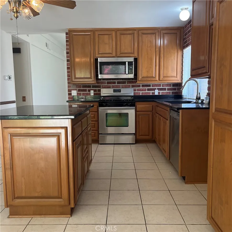 23391 Via Ronda Mission Viejo, CA 92691