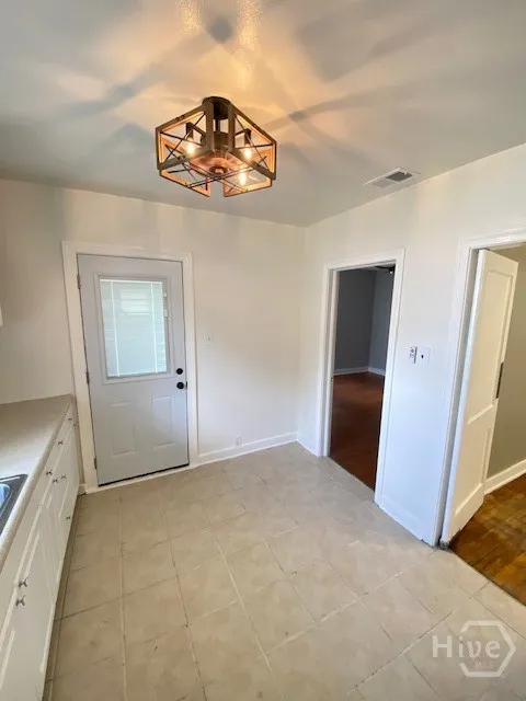 2206 E 41st Street Savannah, GA 31404