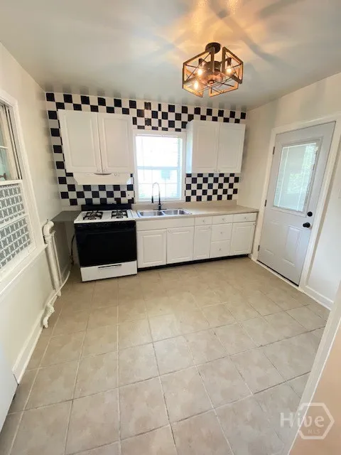2206 E 41st Street Savannah, GA 31404