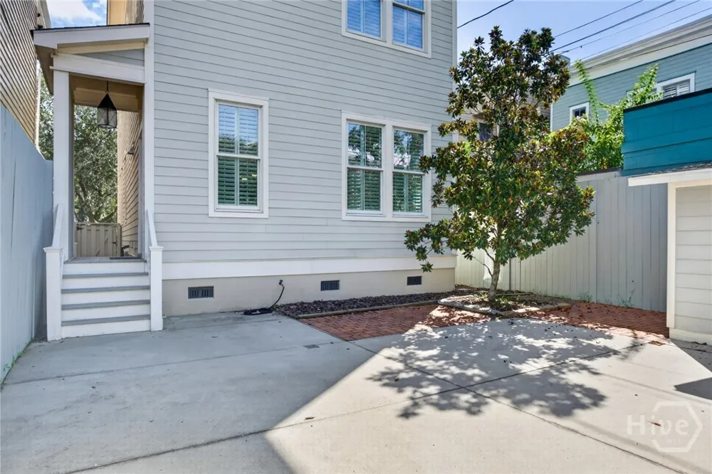502 E Oglethorpe Avenue Savannah, GA 31401