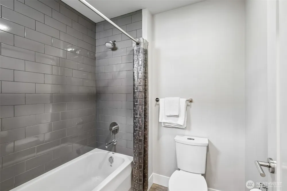 8710 112th Avenue NE Kirkland, WA 98033
