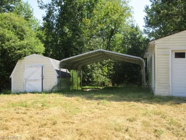 6477 Beulah Church Road Liberty, NC 27298