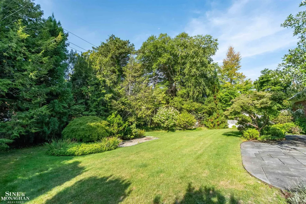 159 Cloverly Road Grosse Pointe Farms City, MI 48236