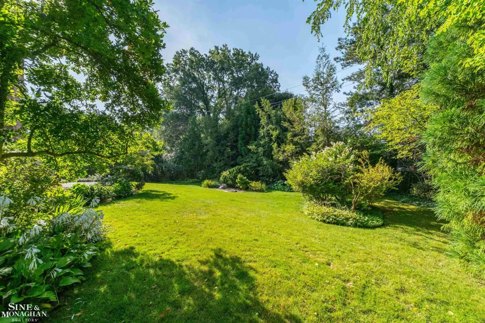 159 Cloverly Road Grosse Pointe Farms City, MI 48236