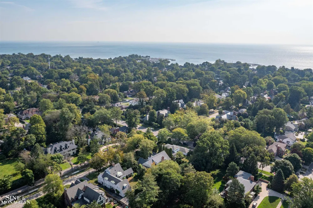 159 Cloverly Road Grosse Pointe Farms City, MI 48236