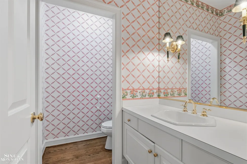 159 Cloverly Road Grosse Pointe Farms City, MI 48236