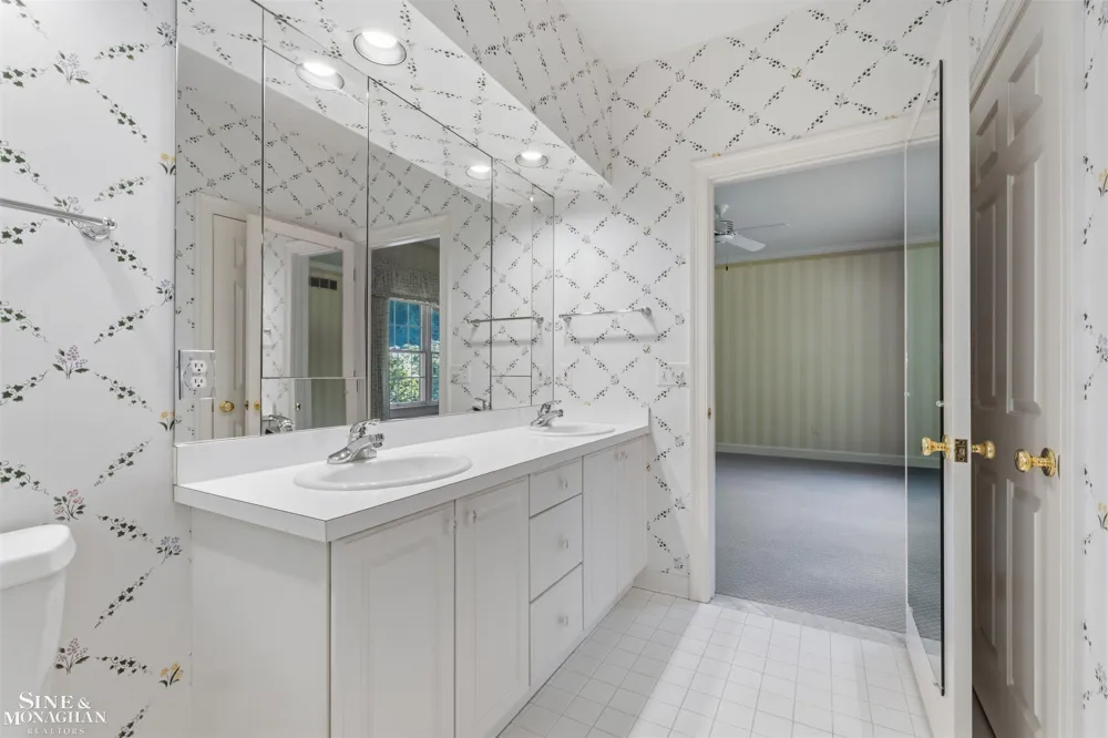 159 Cloverly Road Grosse Pointe Farms City, MI 48236