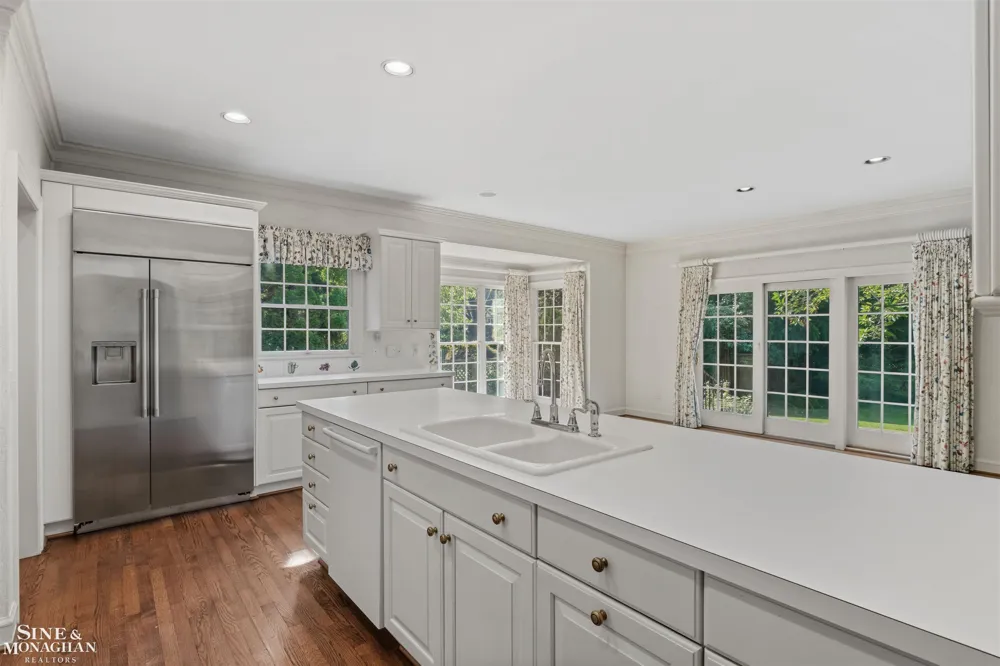 159 Cloverly Road Grosse Pointe Farms City, MI 48236