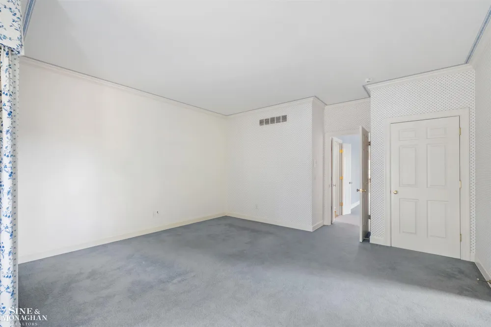 159 Cloverly Road Grosse Pointe Farms City, MI 48236