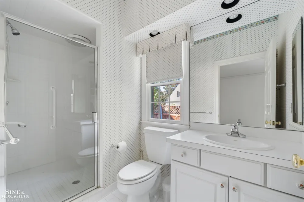159 Cloverly Road Grosse Pointe Farms City, MI 48236