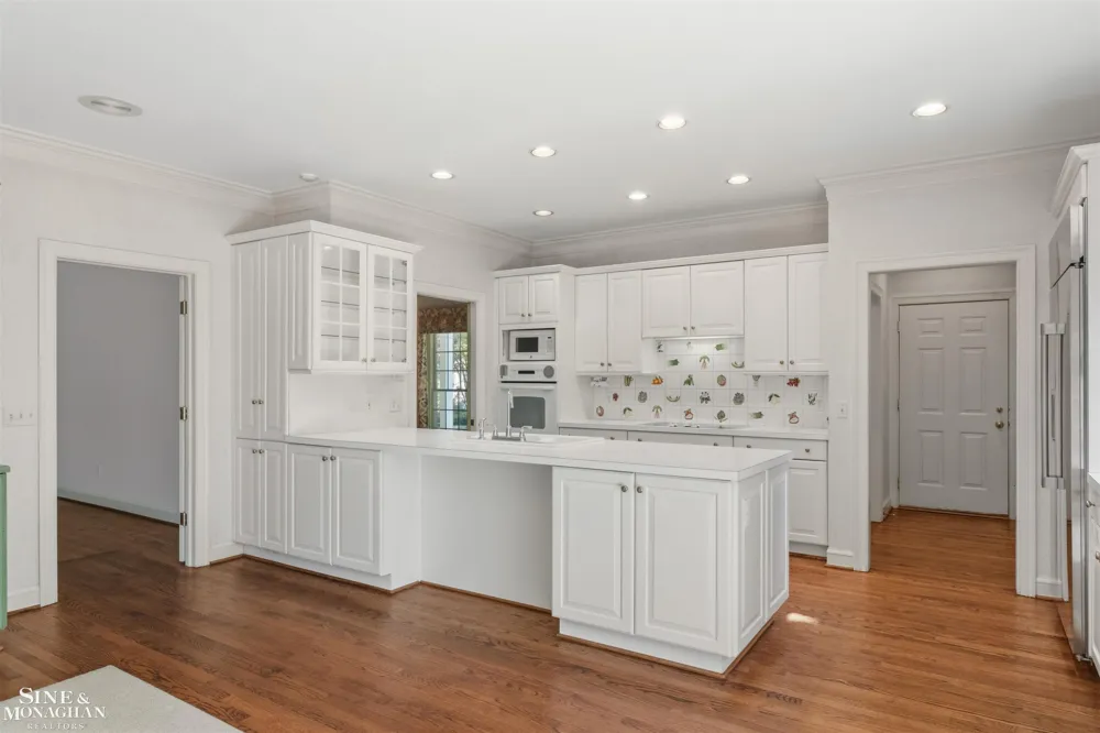 159 Cloverly Road Grosse Pointe Farms City, MI 48236