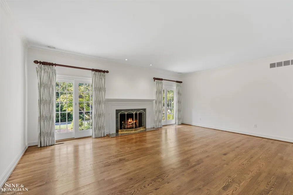 159 Cloverly Road Grosse Pointe Farms City, MI 48236