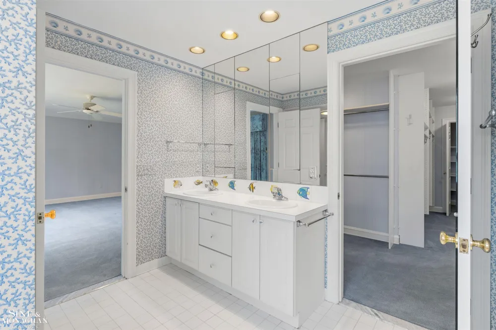 159 Cloverly Road Grosse Pointe Farms City, MI 48236