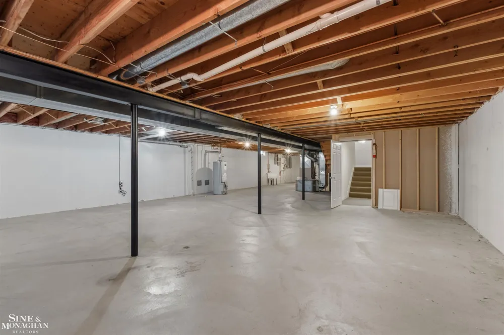 159 Cloverly Road Grosse Pointe Farms City, MI 48236
