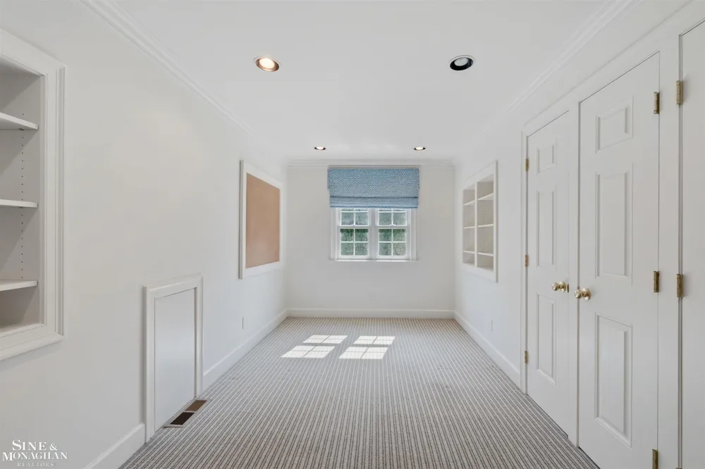 159 Cloverly Road Grosse Pointe Farms City, MI 48236