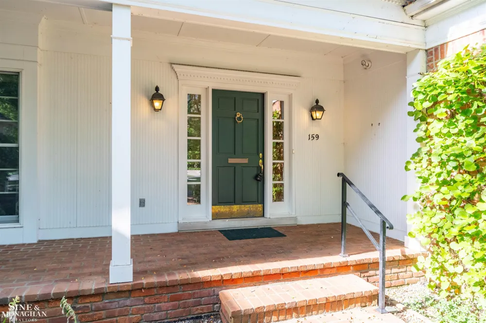 159 Cloverly Road Grosse Pointe Farms City, MI 48236