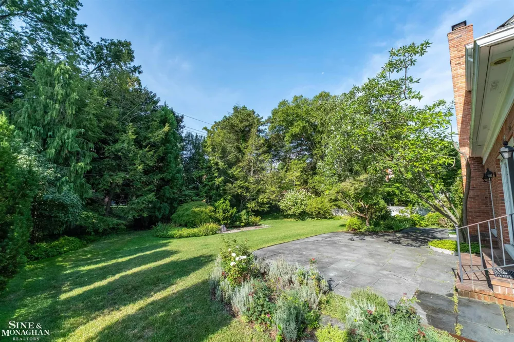 159 Cloverly Road Grosse Pointe Farms City, MI 48236