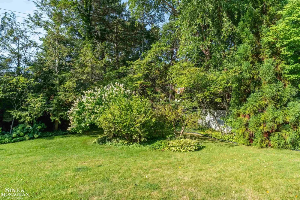 159 Cloverly Road Grosse Pointe Farms City, MI 48236