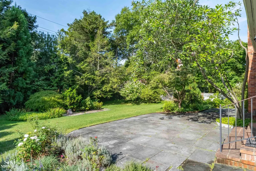 159 Cloverly Road Grosse Pointe Farms City, MI 48236