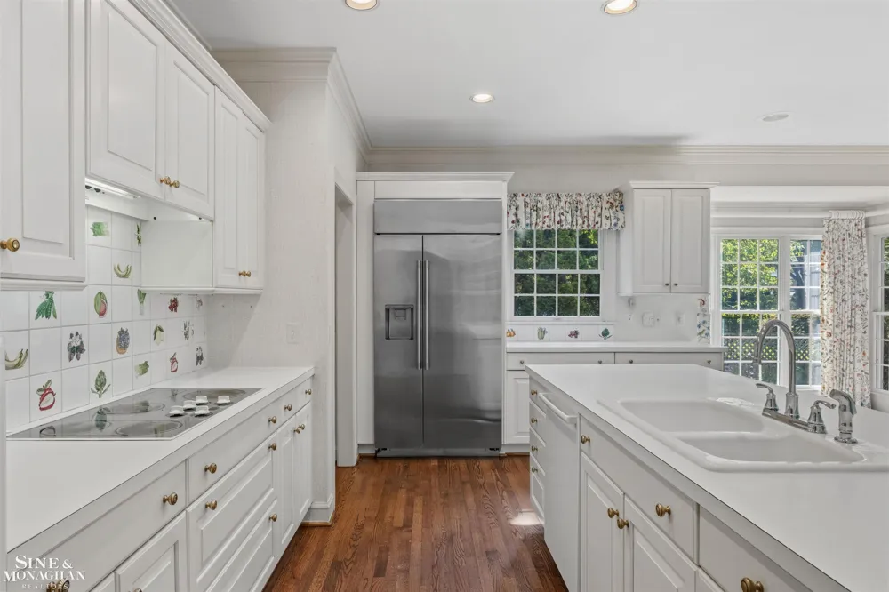159 Cloverly Road Grosse Pointe Farms City, MI 48236
